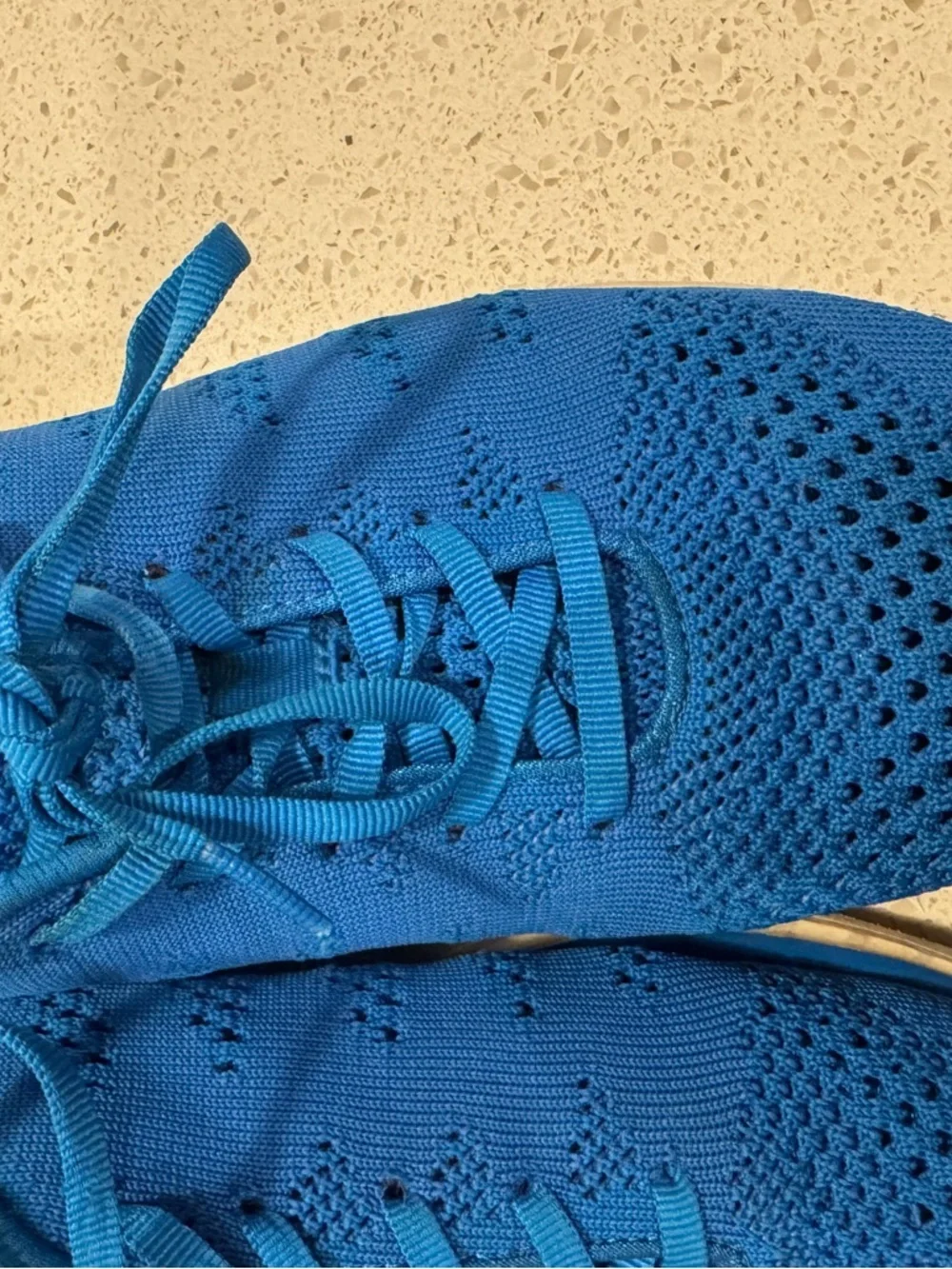 APL Techloom Men’s 9(W10.5) Sneakers Blue - slight stain on shoes